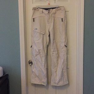 The North Face women’s Hyvent snow pants medium